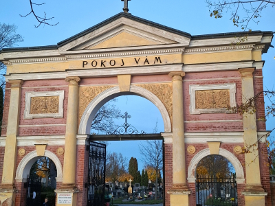 Po stopách slavných i neznámých jmen z pomníků